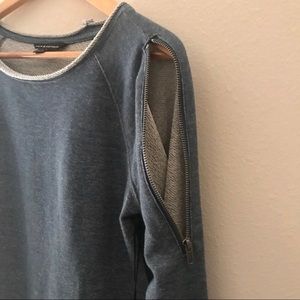 NEW Rock & Republic Zipper Shoulder Sweater